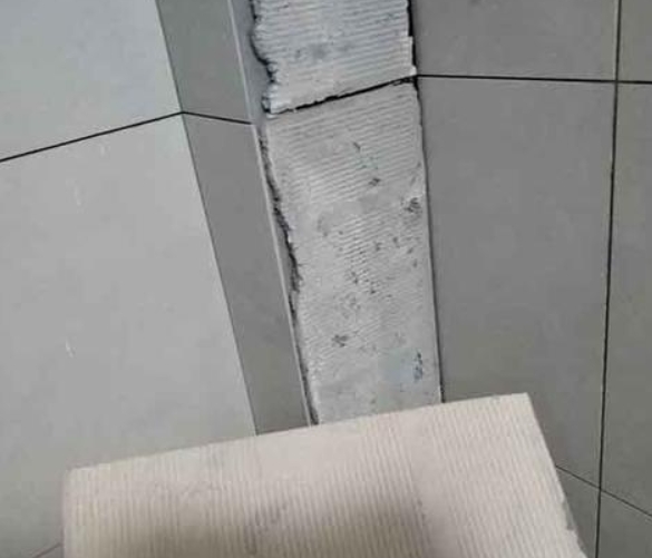 贾汪瓷砖空鼓维修公司分享下厨房瓷砖脱落的补救措施。